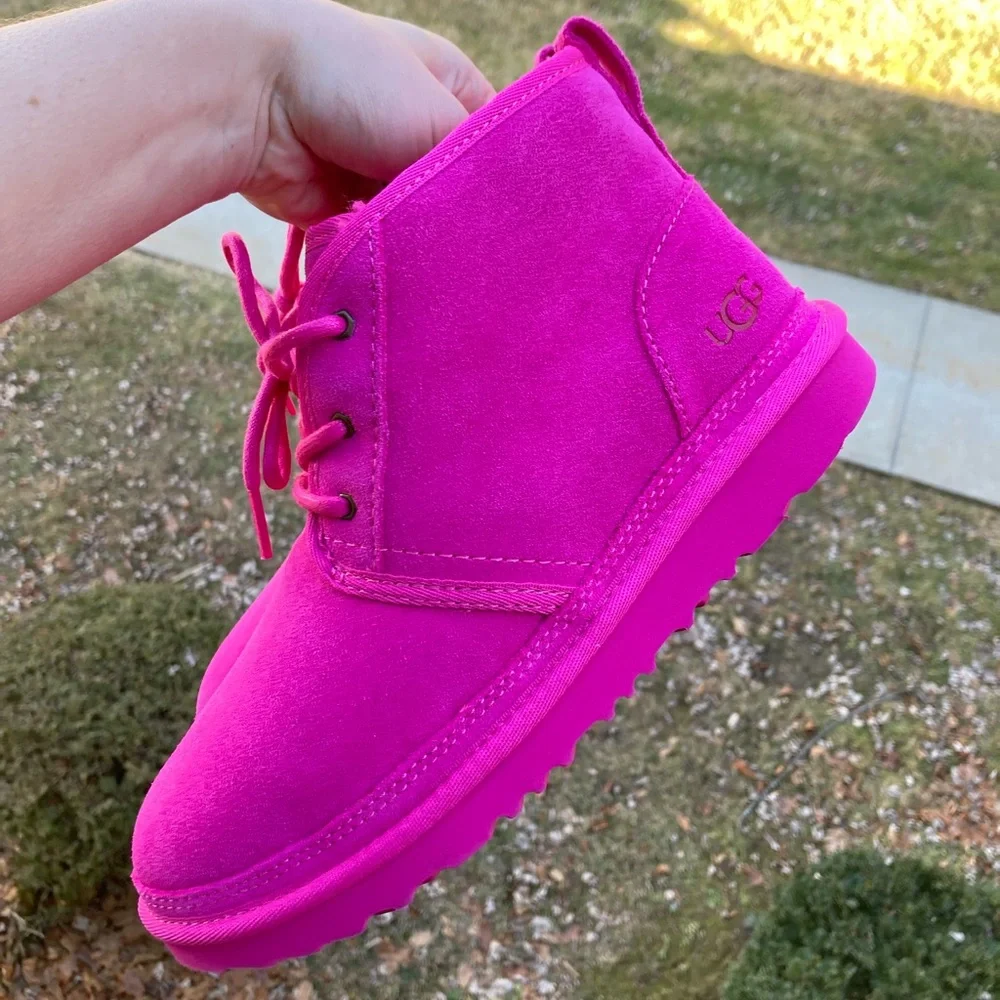 UGG Women's Hot Pink Neumel Chukka Lace Up Suede Shearling Pink Boots BRAND NEW